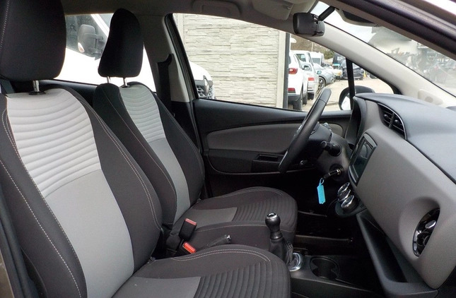 Toyota Yaris cena 34900 przebieg: 55200, rok produkcji 2020 z Kartuzy małe 301